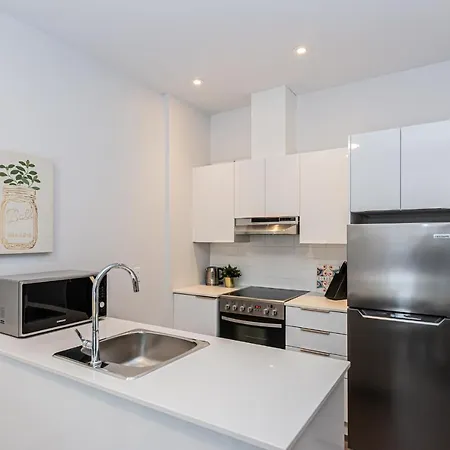 New And Perfectly Located 1 Bedroom Apartment By Den Stays Montreal Exterior photo