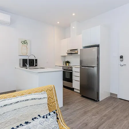 New And Perfectly Located 1 Bedroom Apartment By Den Stays Montreal Exterior photo