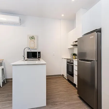 New And Perfectly Located 1 Bedroom Apartment By Den Stays Montreal Exterior photo