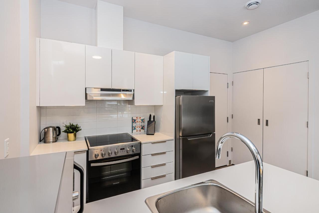New And Perfectly Located 1 Bedroom By Den