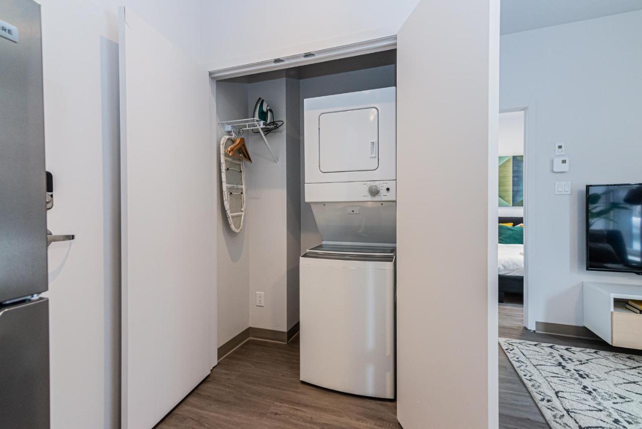 New And Perfectly Located 1 Bedroom By Den Apartment Montreal