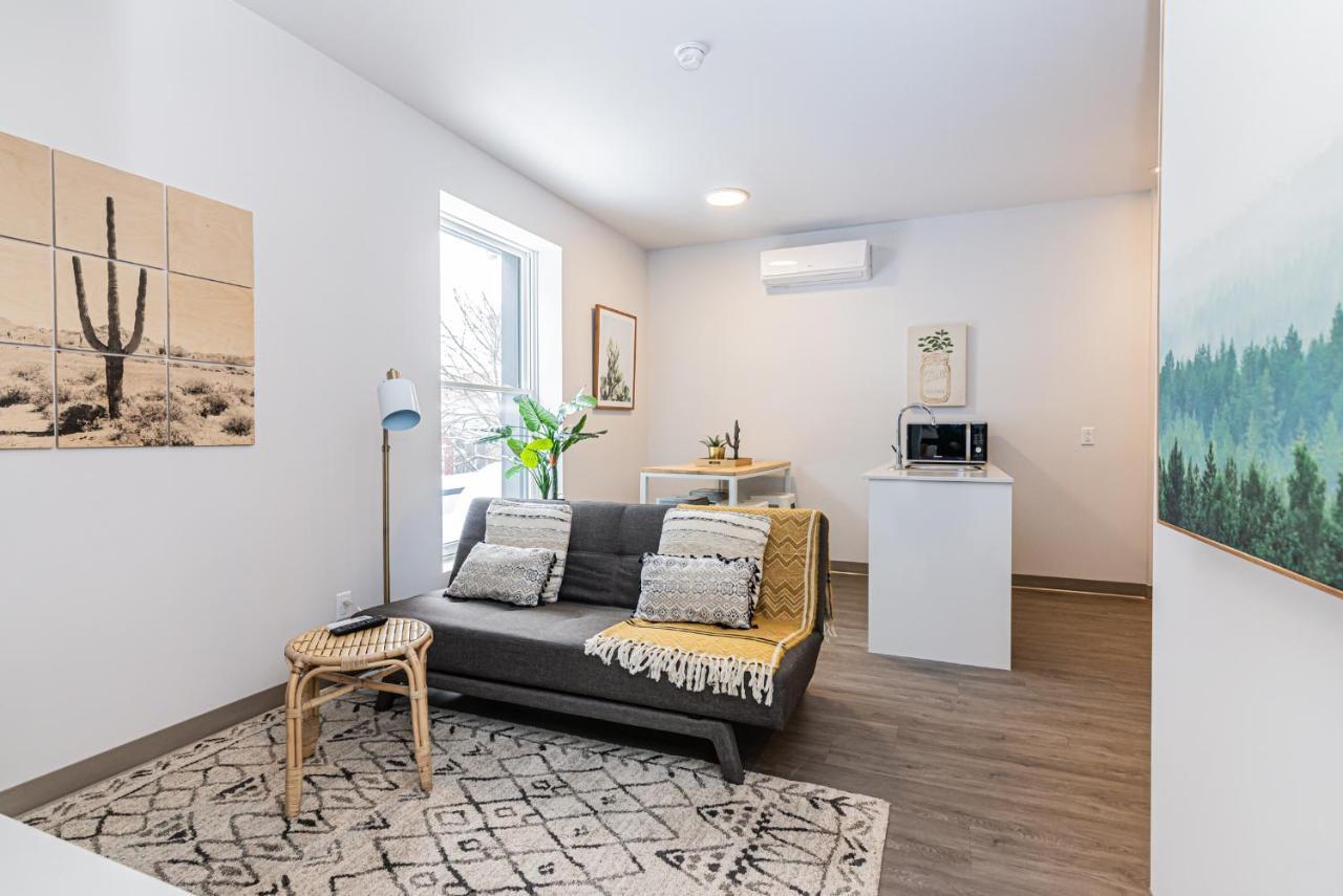 New And Perfectly Located 1 Bedroom By Den *